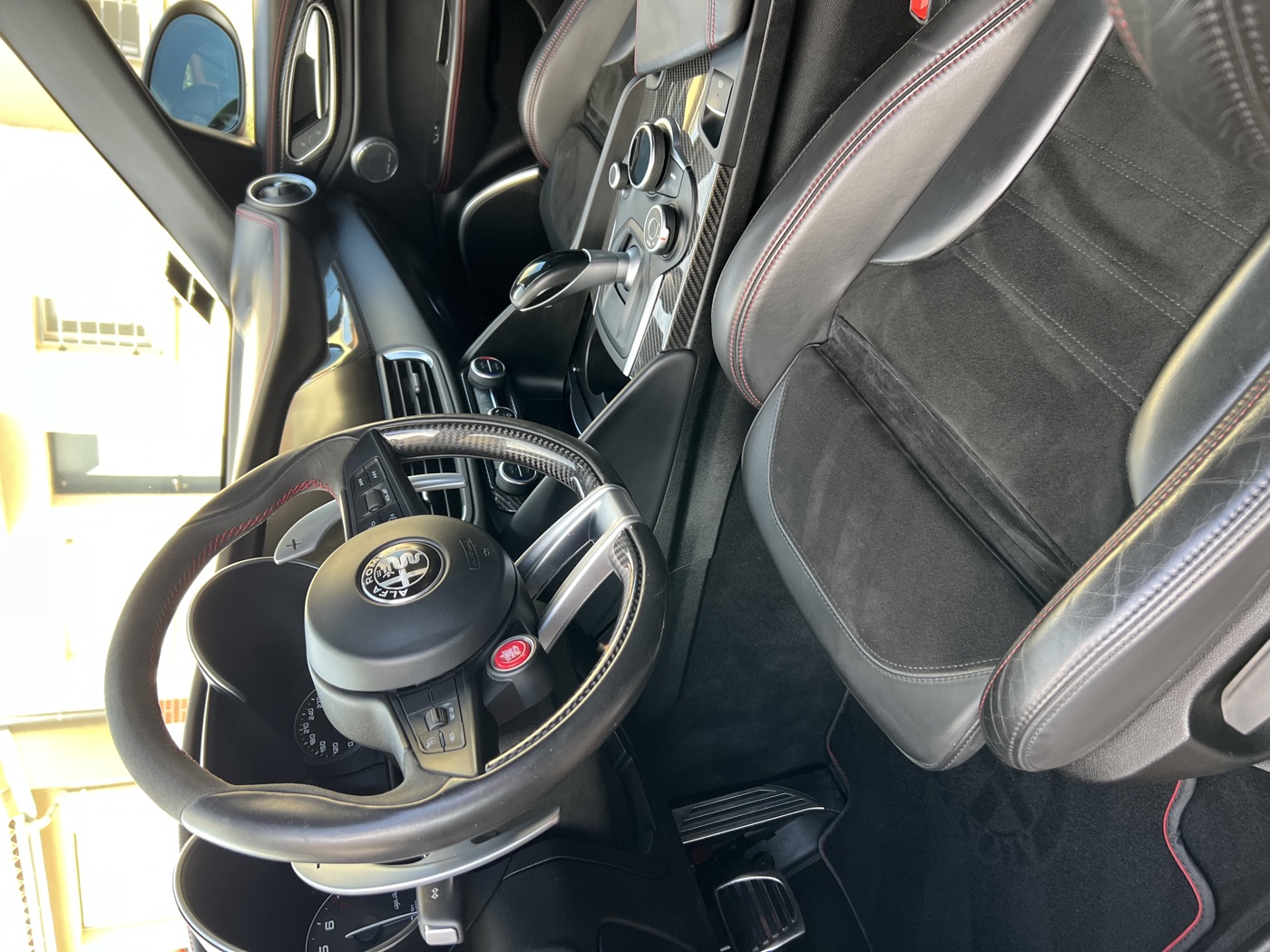 Habitacle Alfa Romeo nettoyé par Supreme Shine
